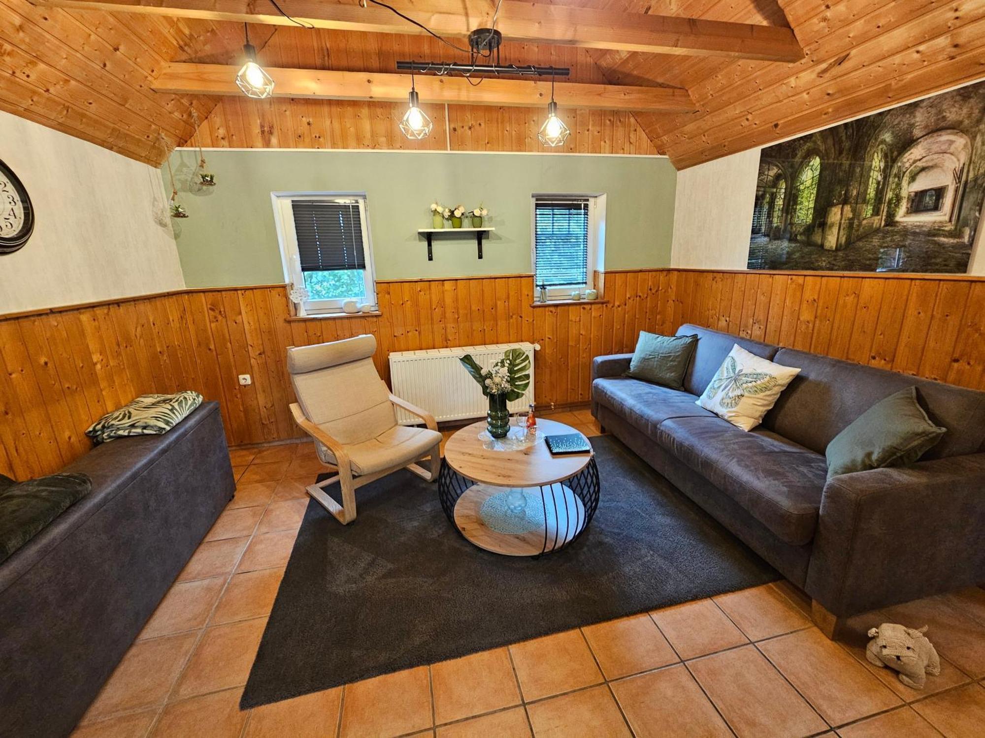 Kleines Ferienhaus Luettje Backhuus 35516 Uplengen Εξωτερικό φωτογραφία