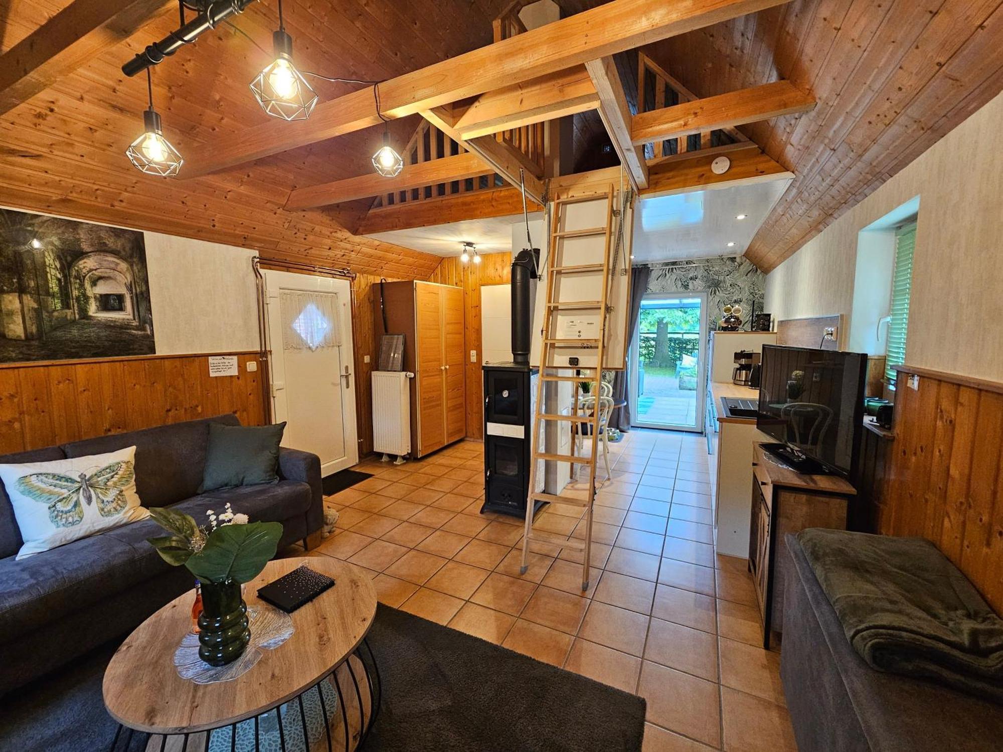 Kleines Ferienhaus Luettje Backhuus 35516 Uplengen Εξωτερικό φωτογραφία